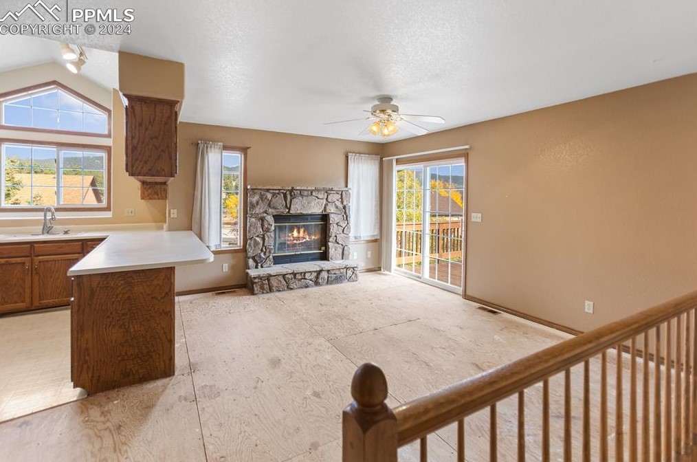 811 Red Eagle Ct, Woodland Park, CO 80863