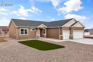 729 E Campbell Ln, Pueblo West, CO 81007 - Photo 36