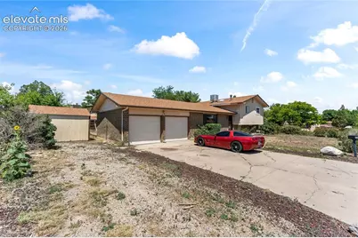 22 Heatherwood Lane, Pueblo, CO 81008 - Photo 2