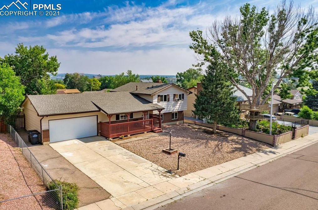 1414 Coronado Dr, Colorado Springs, CO 80910-1933