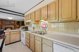 10420 El Paso Ave, Green Mountain Falls, CO 80819 - Photo 20