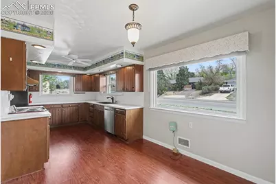 710 N 30th Street, Colorado Springs, CO 80904 - Photo 6