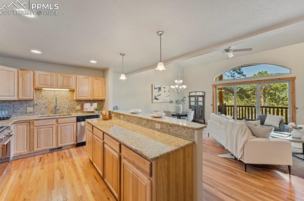 130 Elk Grove Ln, Woodland Park CO 80863-9158 exterior