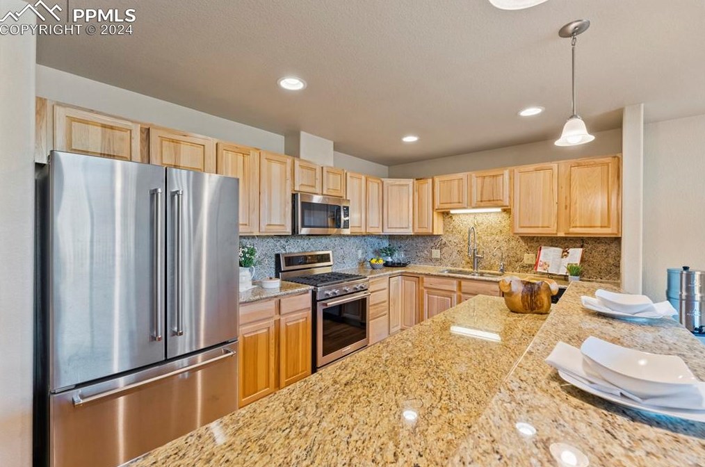 130 Elk Grove Ln, Woodland Park CO 80863-9158 exterior