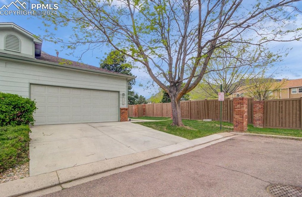 1240 Samuel Pt, Colorado Springs, CO 80906-6311