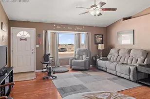1479 N Moonbeam Dr, Pueblo, CO 81007 - Photo 2