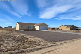 1479 N Moonbeam Dr, Pueblo, CO 81007 - Photo 20