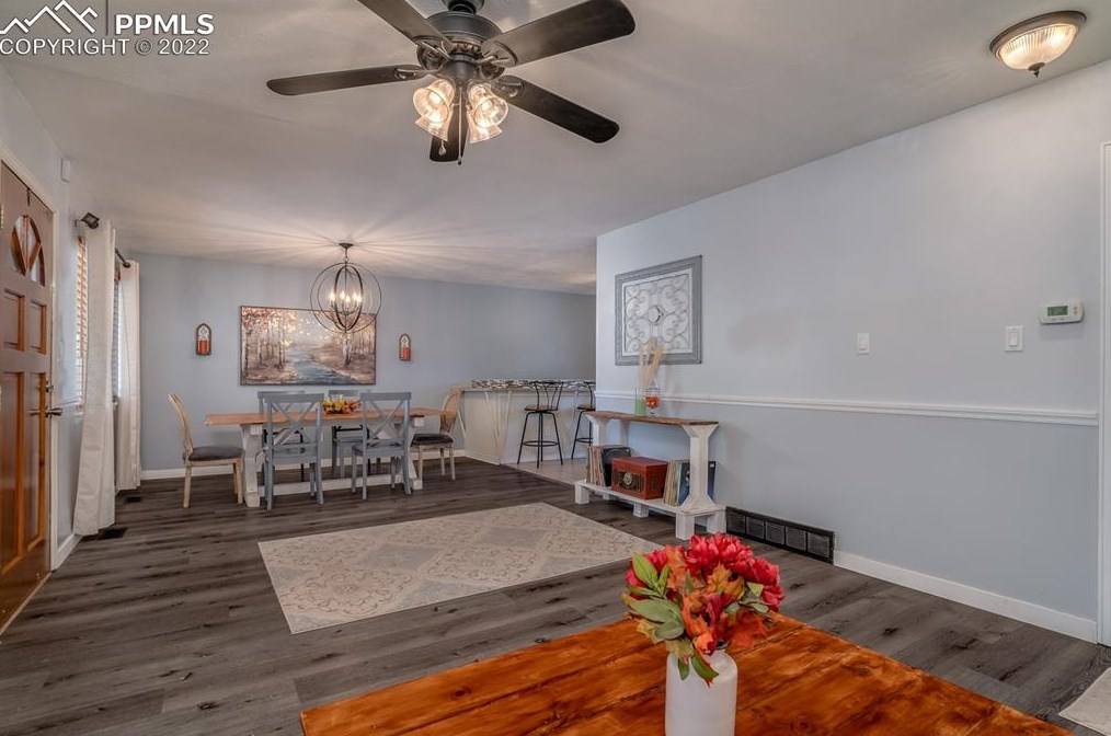 341 Longfellow Dr, Colorado Springs CO 80910-2515 exterior