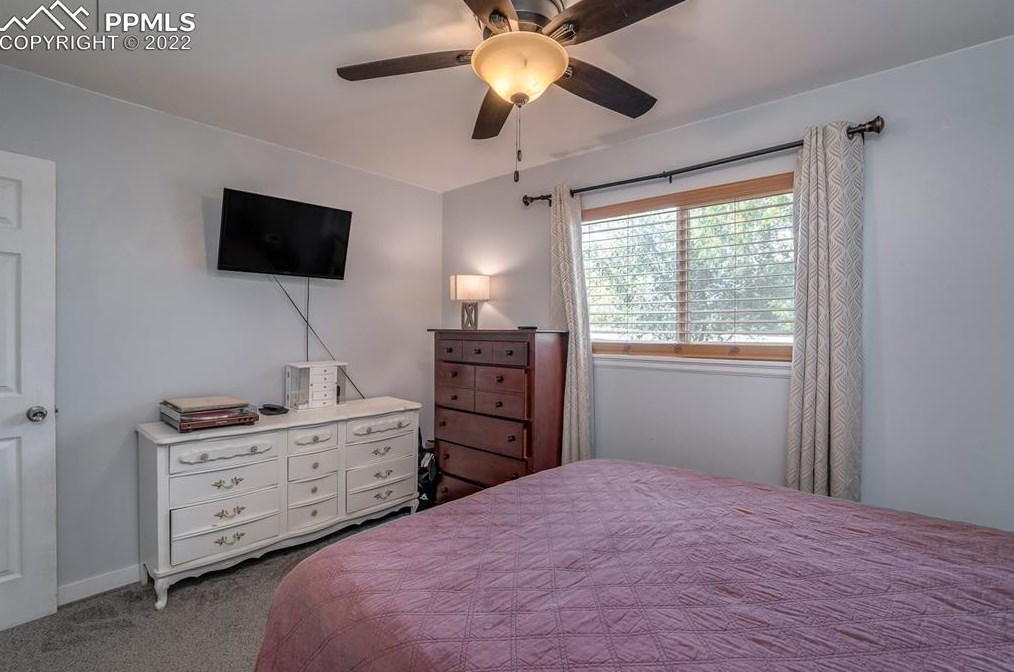 341 Longfellow Dr, Colorado Springs CO 80910-2515 exterior