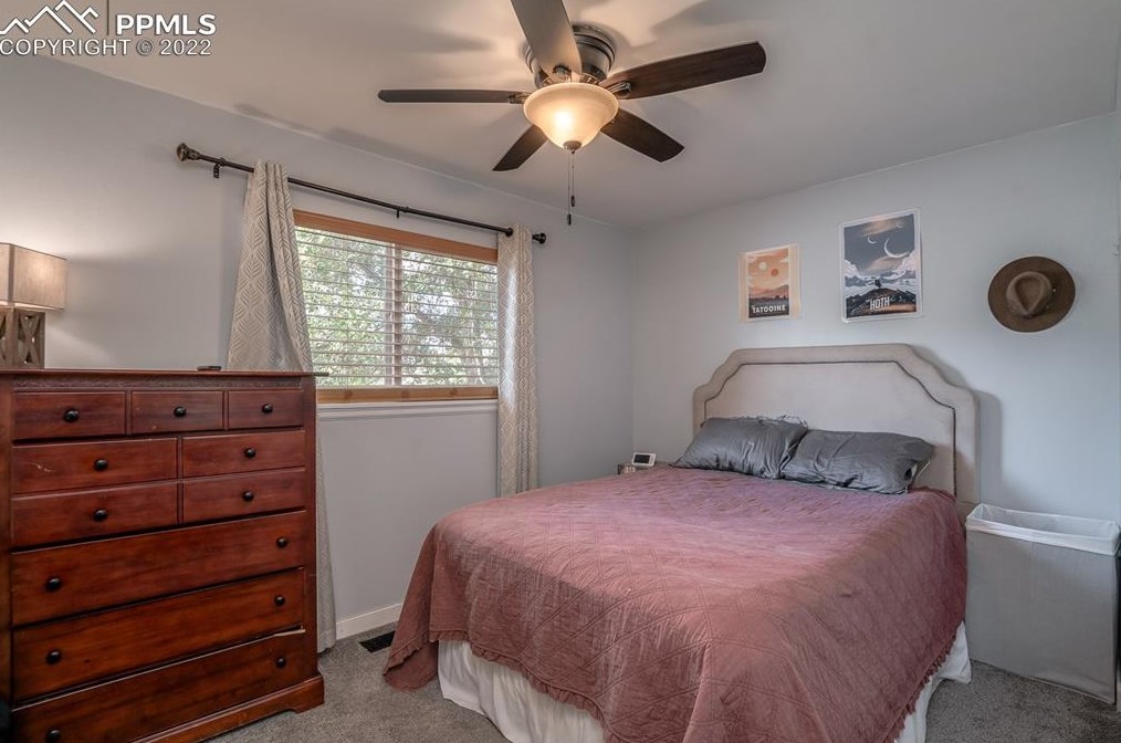 341 Longfellow Dr, Colorado Springs CO 80910-2515 exterior