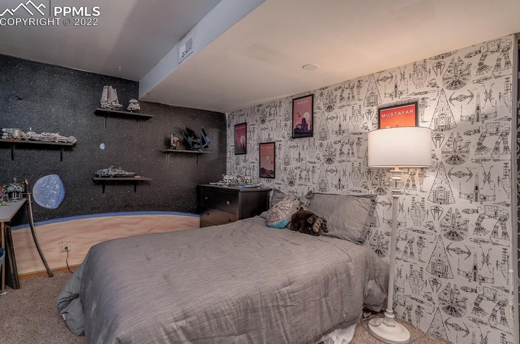 341 Longfellow Dr, Colorado Springs CO 80910-2515 exterior