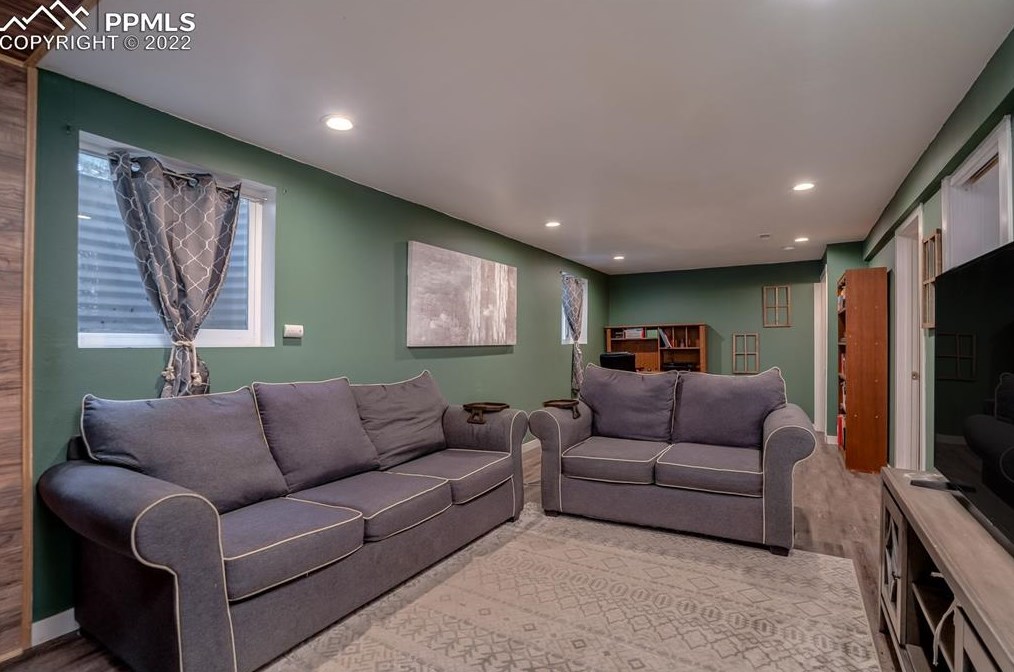 341 Longfellow Dr, Colorado Springs CO 80910-2515 exterior