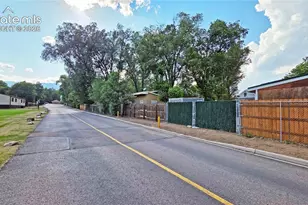 537 Crockett Ln, Colorado Springs, CO 80905 - Photo 6