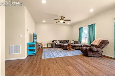 10511 Summer Ridge Drive, Peyton, CO 80831 - Photo 8