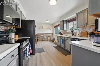 7425 Foxglove Court, Colorado Springs, CO 80911 - Photo 4