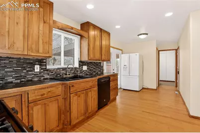 2801 Dawn Drive, Colorado Springs, CO 80918 - Photo 6