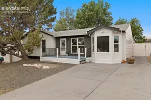 28 Frost Ln, Colorado Springs, CO 80916 - Photo 2