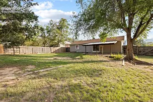 2135 Jet Wing Dr, Colorado Springs, CO 80916 - Photo 4
