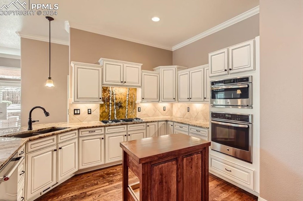 2122 London Carriage Grv, Colorado Springs CO exterior