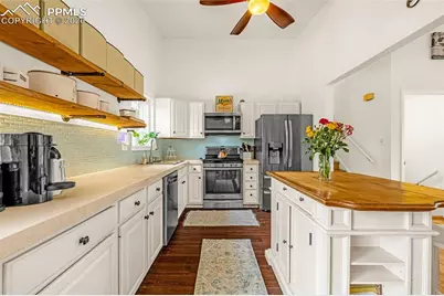 1522 Hollyhock Drive, Colorado Springs, CO 80907 - Photo 6