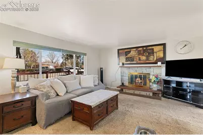 2122 Snyder Avenue, Colorado Springs, CO 80909 - Photo 6