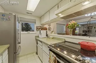 1098 Fontmore Rd, Colorado Springs, CO 80904 - Photo 12