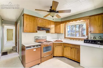 1823 Cheyenne Boulevard, Colorado Springs, CO 80906 - Photo 4