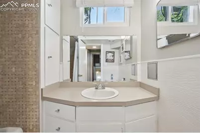 1055 N 18th Street, Colorado Springs, CO 80904 - Photo 40