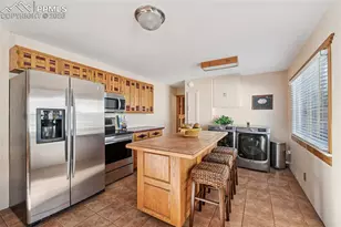 1055 N 18th St, Colorado Springs, CO 80904 - Photo 8