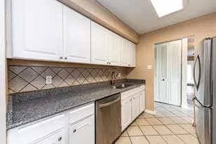 411 Lakewood Cir, Colorado Springs, CO 80910 - Photo 10