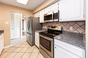 411 Lakewood Cir, Colorado Springs, CO 80910 - Photo 12