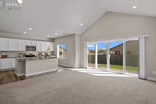 2402 Sunrise Ln, Pueblo, CO 81008 - Photo 16