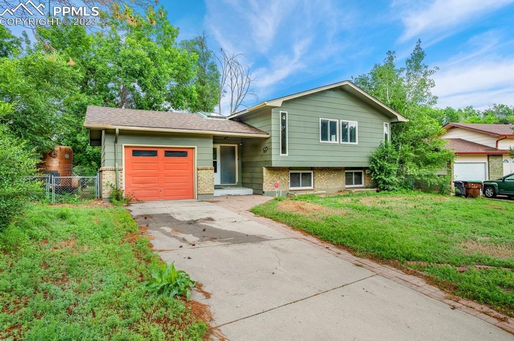 1450 Luna Vista St, Colorado Springs, CO 80911-2428