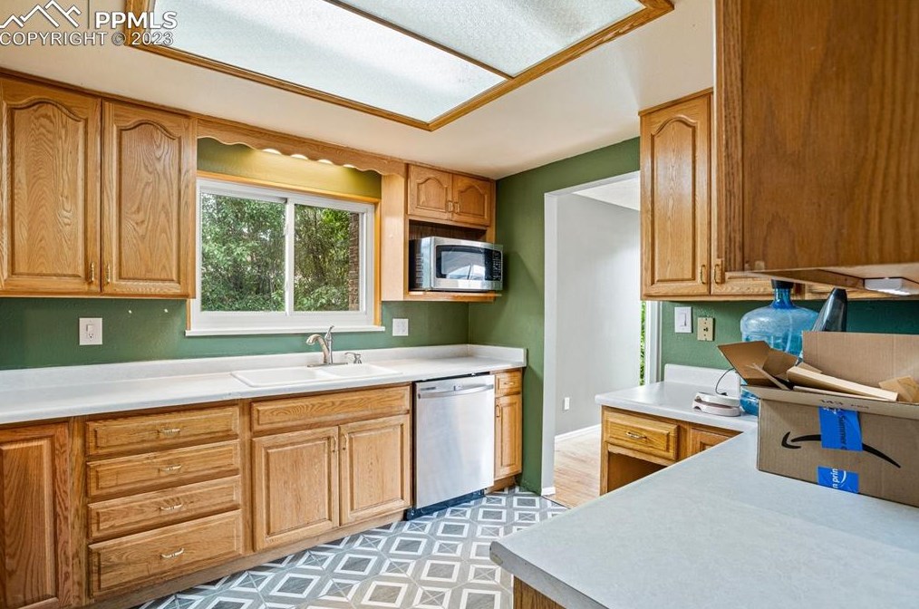 1450 Luna Vis St, Colorado Springs CO 80911-2429 exterior