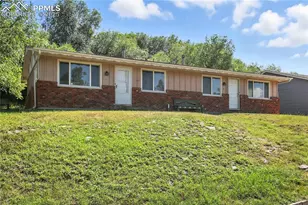 45 Newport Cir, Colorado Springs, CO 80906 - Photo 2