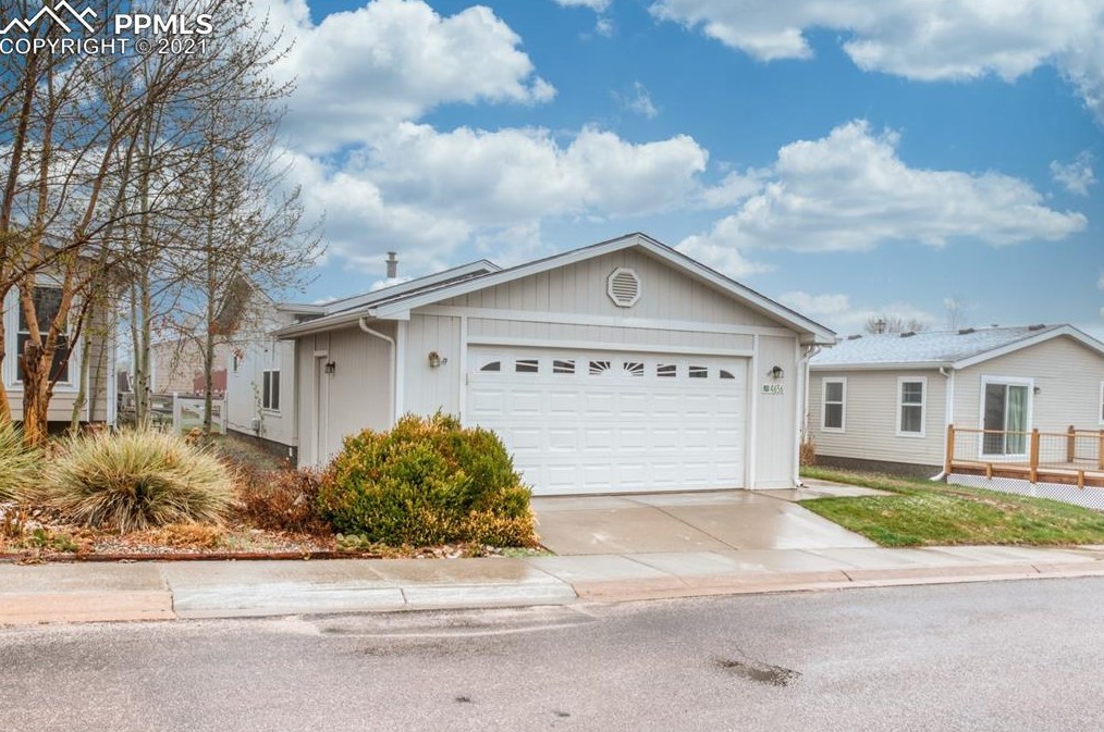 4656 Gray Fox Hts, Colorado Springs, CO 80922-2708