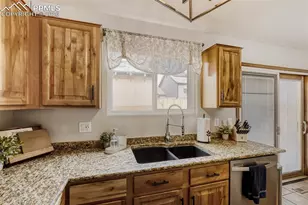 4553 Bramble Ln, Colorado Springs, CO 80925 - Photo 8