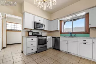 807 E Mesa Ave, Pueblo, CO 81006 - Photo 6