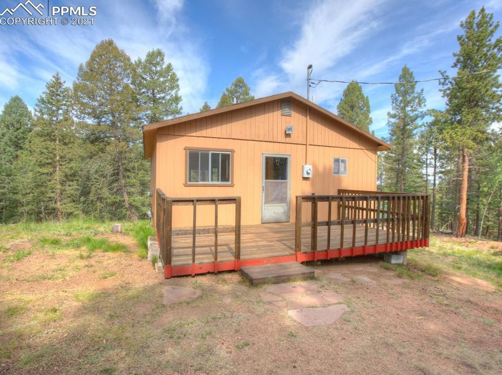 167 Pawutsy Rd, Twin Rock, CO 80816