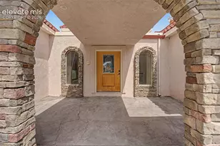 370 Oakhurst Ln, Colorado Springs, CO 80906 - Photo 4