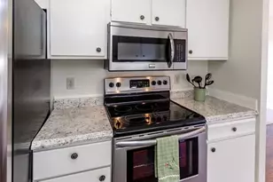 411 Lakewood Circle, Colorado Springs, CO 80910 - Photo 8