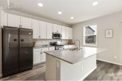 8121 Lookout Court, Colorado Springs, CO 80925 - Photo 8