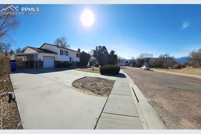 1555 Luna Vista Street, Colorado Springs, CO 80911 - Photo 4