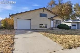 1522 Auburn Dr, Colorado Springs, CO 80909 - Photo 2