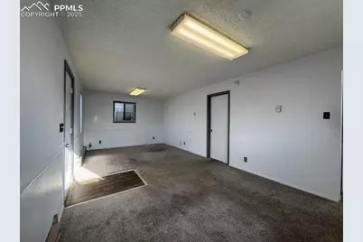 2611 E Willamette Avenue, Colorado Springs, CO 80909 - Photo 2