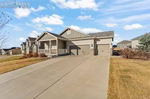 5509 Harbor Town Dr, Elizabeth, CO 80107 - Photo 2