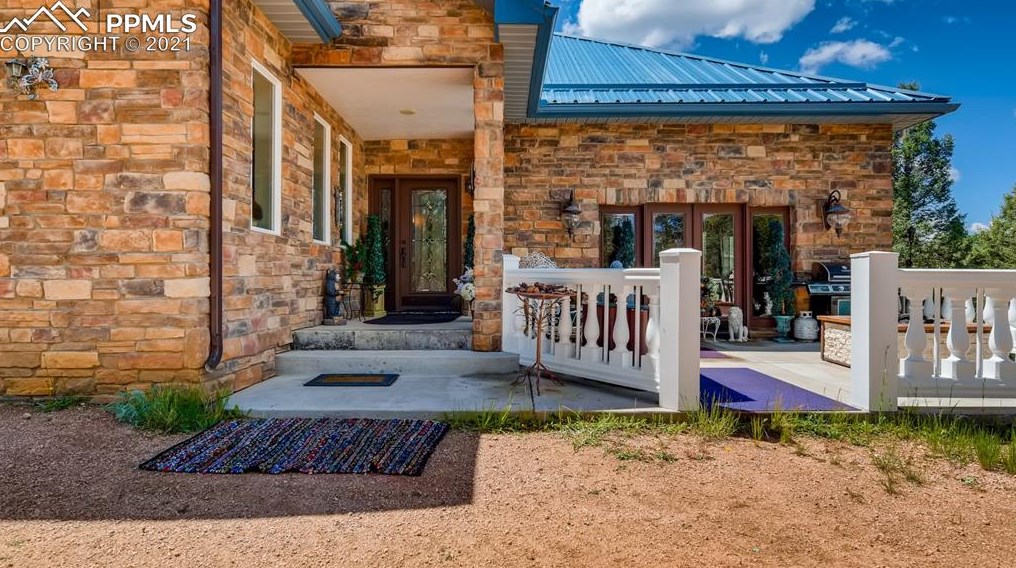 110 Silver Trail, Twin Rock, CO 80816