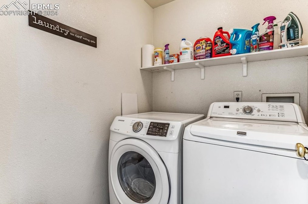 1183 Kittery St, Castle Rock CO 80104-3281 exterior