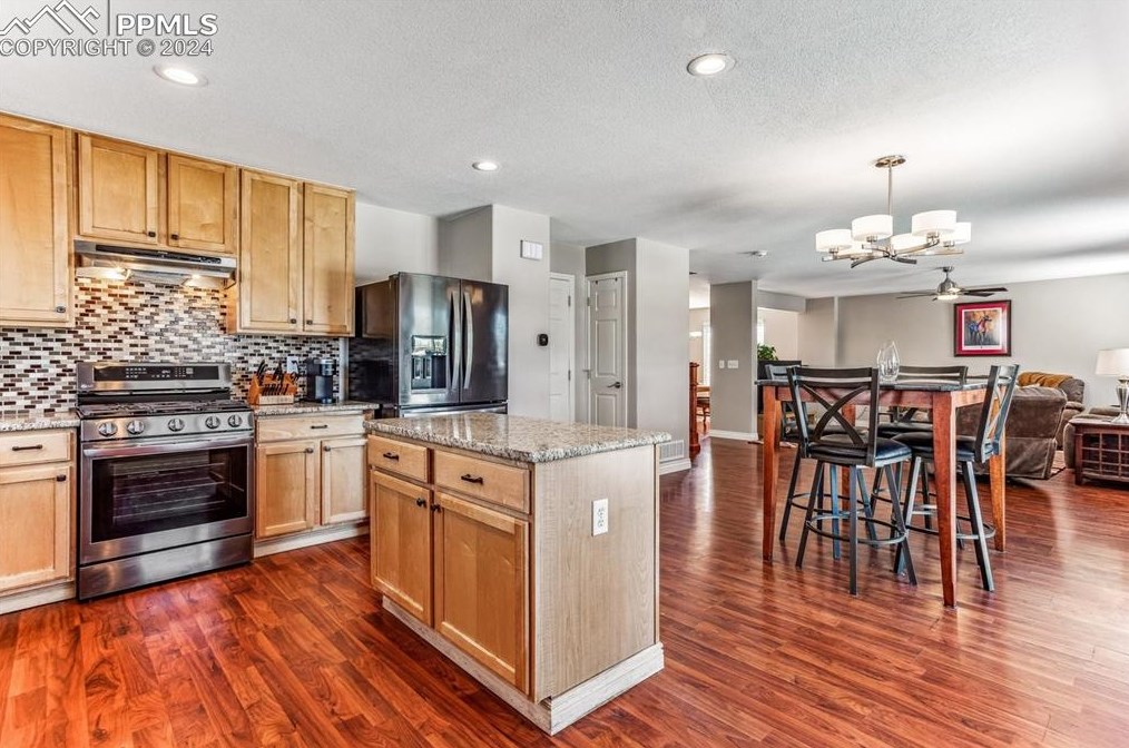 1183 Kittery St, Castle Rock CO 80104-3281 exterior