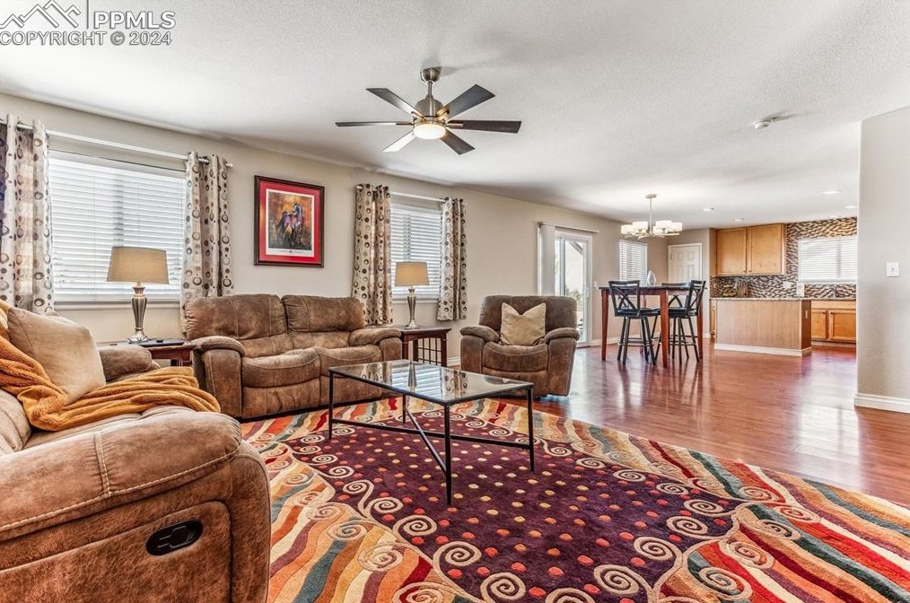 1183 Kittery St, Castle Rock CO 80104-3281 exterior